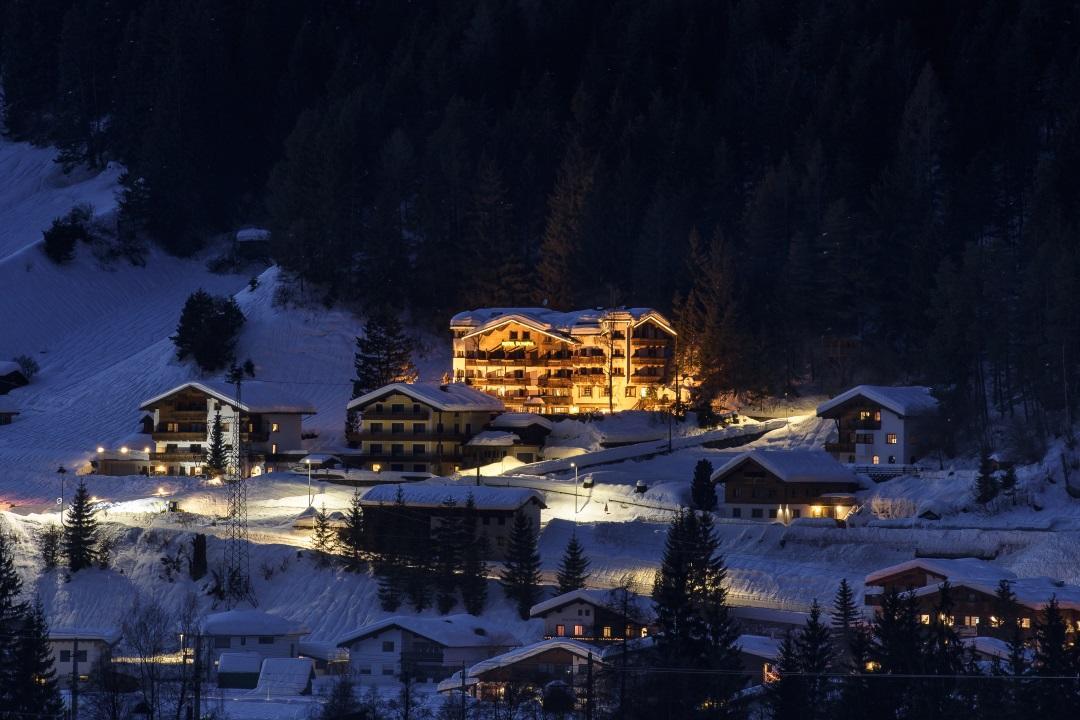 Hotel Olympia Pettneu am Arlberg Bagian luar foto